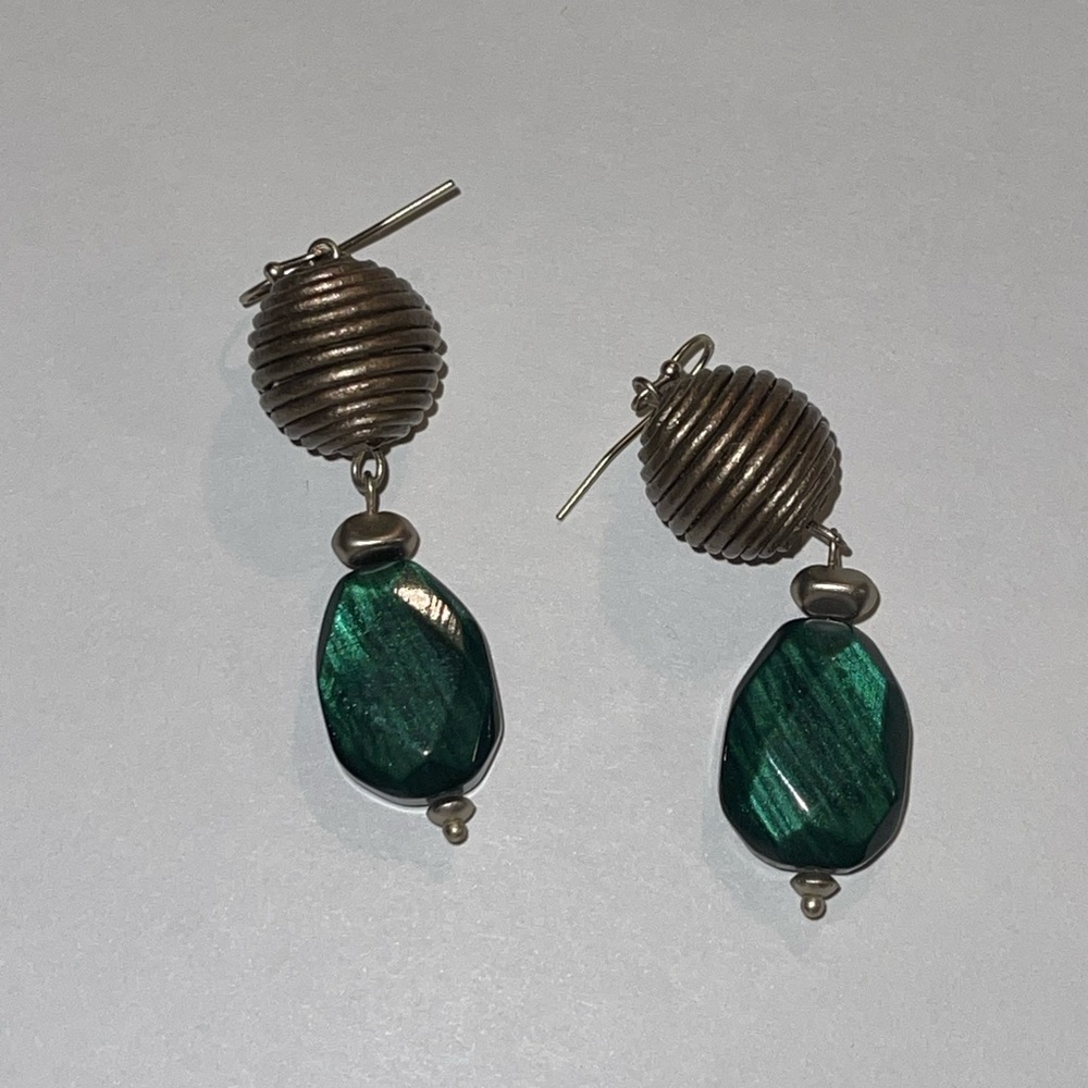 🤑🤑🤑 5 FOR $35 🤑🤑🤑 Green and Gold Beaded Earrings